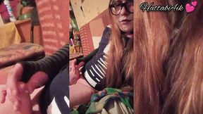 сучька фембой писает на себя брызги спермы с мочой грязная шлюха