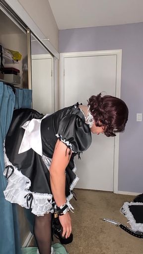Sissy Maid Service Practicing on a Dildo at Her Fake Glory Hole