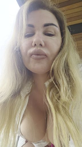 I'm.soo wet put your cock ine