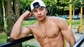 Damond Brown Flexes & Strokes ~ A Pre-Workout Jerk Off Session - EastBoys