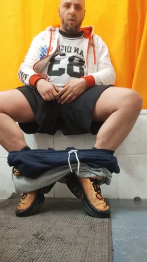 Dj -bro Hat No Money and No Mood, but Dirty Socks.mmm It Is Like Adrenalin