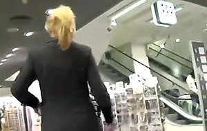 Mia after shopping spermwalk