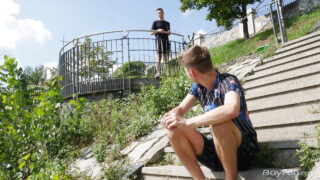 Szopás, spermalövés, csupasz hátú, dugás, szűk lyuk – fiatal tini Curtis Cameron, hatalmas faszt análisan kefélnek