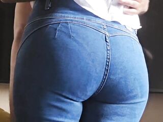 ????????El culo de la mamá de mi mejor amigo????????la madura milf ????madre de mi'migo y culo grande????‍????????