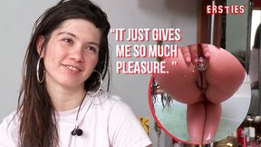 Julia plays with her anal plug and rubs her clit in the bath