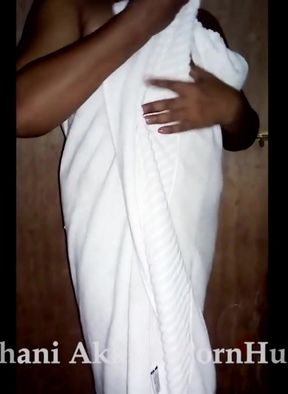 Sri Lankan Bathroom Sexy Dance Fun with Huge Boobs