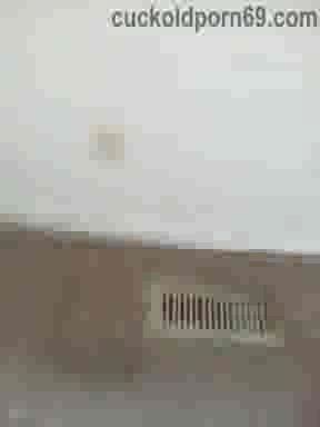 Amateur wife needs an extra cock so she tries threesome sex