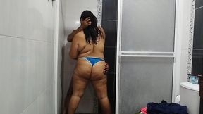 I find a big-assed girl alone on the beach, end up inviting her over to my apartment, and then we end up having passionate sex