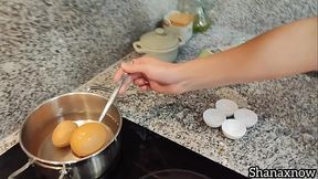 THE HOTTEST BOILED EGGS FULL NAKED EATING LEGS OPEN FOR YOU