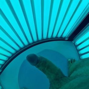 Cheeky Sole Sunbed Wank And Cum!💦