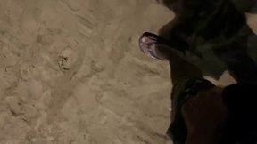 tirando o pauzao pra fora na praia de santos a noite