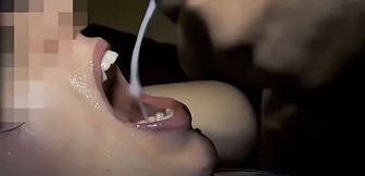 j avale tout leur sperme en bukkake