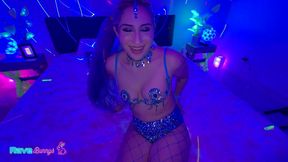 dahlia noire twerks in electric blue sequins until brian can t resist!