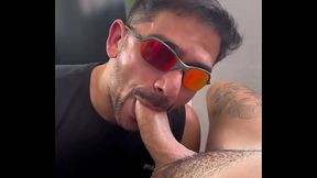 Dando de mamar pra uma putinha safada - Previa