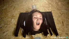 ”Stunning Teen Spreads her Legs to Get It on with Everyone in the club”