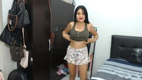 el mejor video de dos hermanastra meando una a la otra y siendo ambas orinadas por el marido terminando tomando una ducha lesbica juntas despues del trio