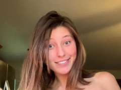 Hot brunette from squirt masturbating on webcam