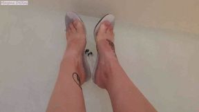 High Heels Seduction In The Bathtub HD wmv