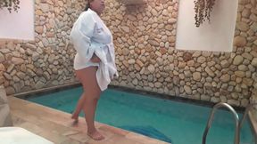 Squirt in the pool