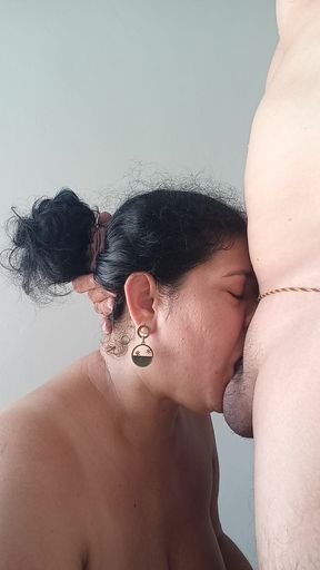 Esposa Mamando Delicioso