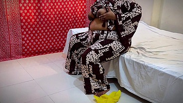 Egyptian Hot maid stops cleaning the house & has sex & wants to fuck a stranger, boss Caught her