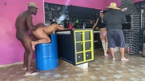 subrinha pega sua tia fodendo escondido com seu marido enquanto o tiu fica distraido na churrasqueira * bruna lopesxx *