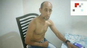 mi suegra me pilla en plena paja y me la termino follando