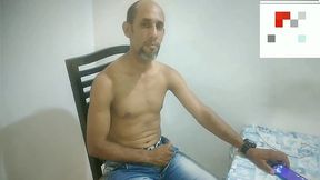 mi suegra me pilla en plena paja y me la termino follando
