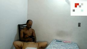 mi suegra me pilla en plena paja y me la termino follando