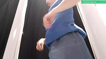 mi hermanastra me manda por whatsapp un video masturbandose en los vestidores del centro comercial