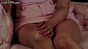 Sexy babes cocksucking a guy