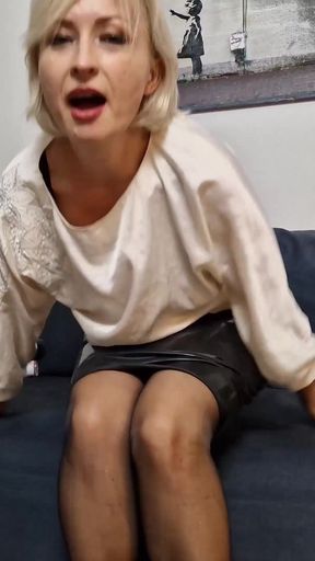 Inflatable Dildo in My Muff Again - Part 1