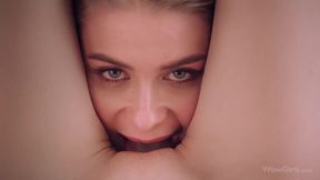 POV pussy-licking session with hot Leona Mia and Kitty Wild