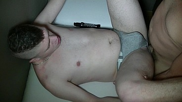 2179 Leo se tape un chubby avec une queue enormemon pote LEO se tape un chubby ...