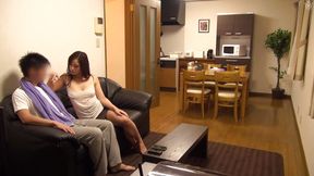 M634g01 a Wet Woman Was Complained! Go up the House and Wipe the Body...