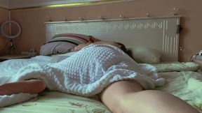 Cutie Fucked a Pillow in the Morning