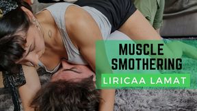 Gia smothers Speakuss with her whole powerful body