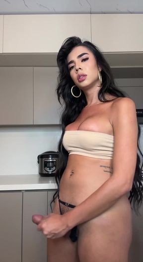 Amateur GF gives a blowjob