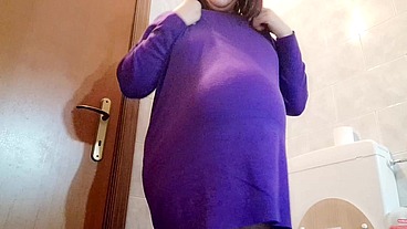 Big splash for pregnant italian milf