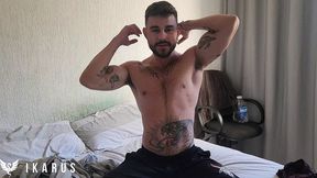 negao dotado socando pica no puto guloso
