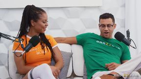 [Exxtra Juicy] Kira Noir, Violet Myers (The Fucking Podcast)