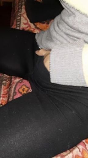 I seduced my neighbor and while her husband went out to the store, we mutually masturbated