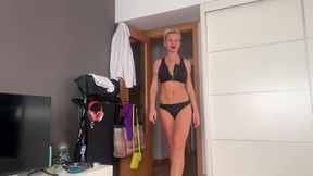 Lo pongo cachondo y se corre en mi boca por primera vez