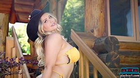 Mia Malkova - Curvy Bbw Milf Gives A Sensual Striptease Outdoor For