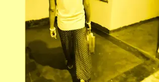 Horny bhabhi comes over to neighbor's house and is amazed by the size of
