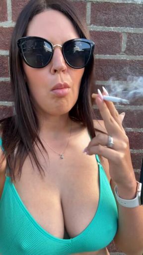 Addicted to Me — Smoking Fetish Video (1 Min)