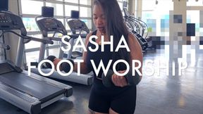 Foot Fetish - Mesmerize Girlfriend With Foot Smelling & Toe Sucking - Sashamonae