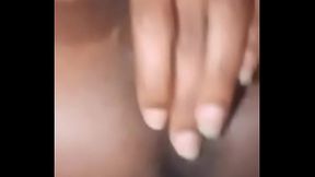 Asly V. se masturba para un video de Whatsapp. Gracias por enviarnos a nuestro correo.