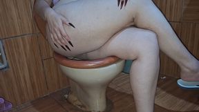 Loud farts coming from the toilet