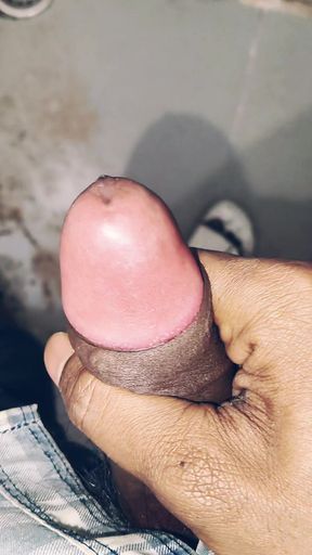 Finger uses girl choti